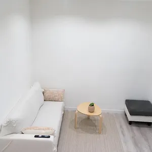https://charmant-appartement-2-pices.hotels-rhonealpes.com